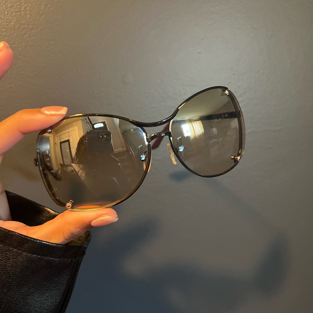 Sunglasses - Picture 4 of 4